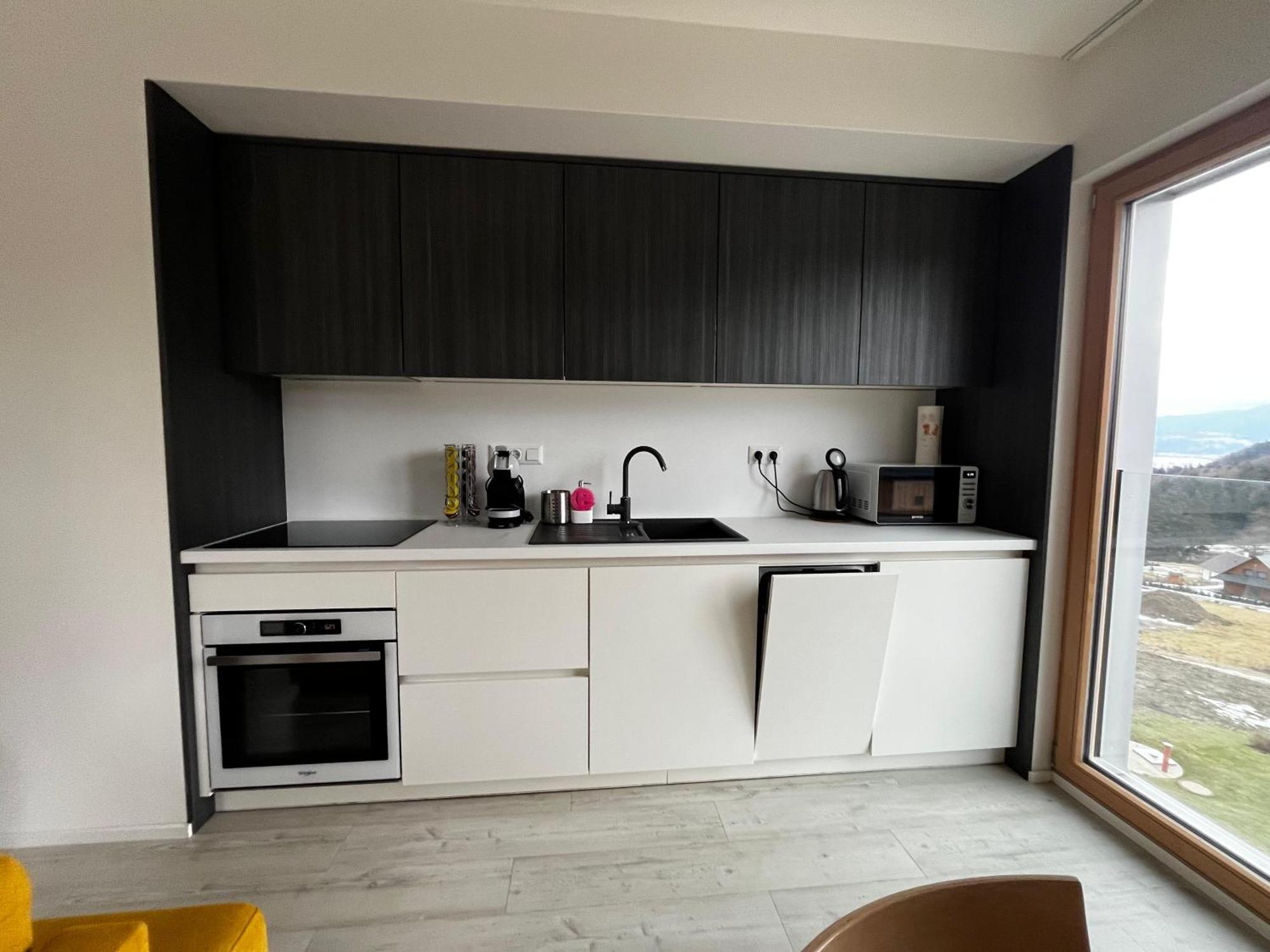 Hillside Y34 Apartment โดลนีคูบีน ภายนอก รูปภาพ